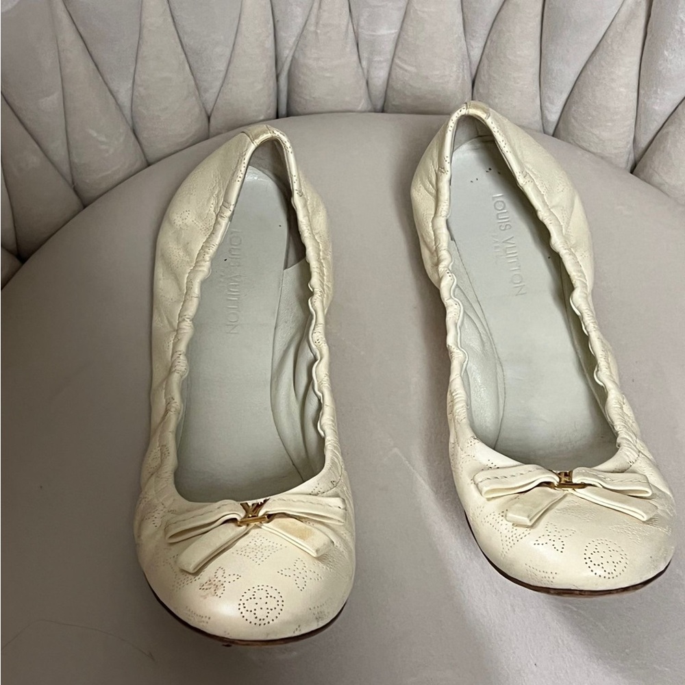 Louis Vuitton Cream Flats with Quilted Design